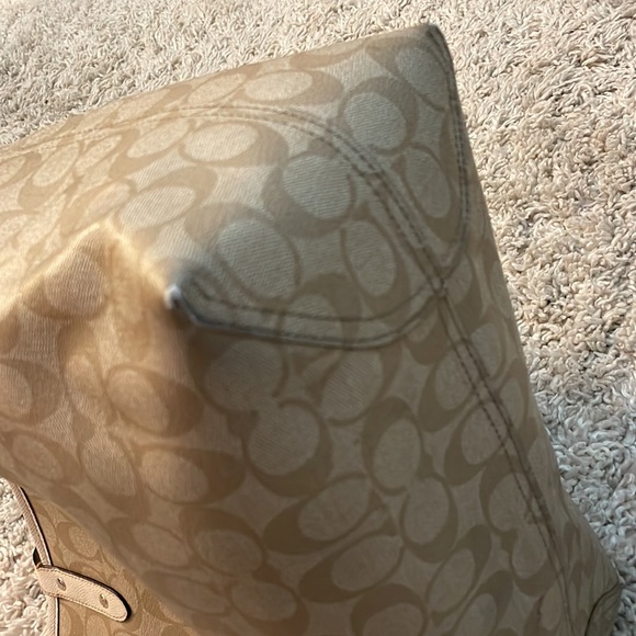 COACH SIGNATURE REVERSIBLE ROAD TRIP NEW YORK CITY TOTE - Picture 10 of 10